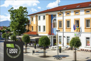 Lipa, Hotel & Bistro
